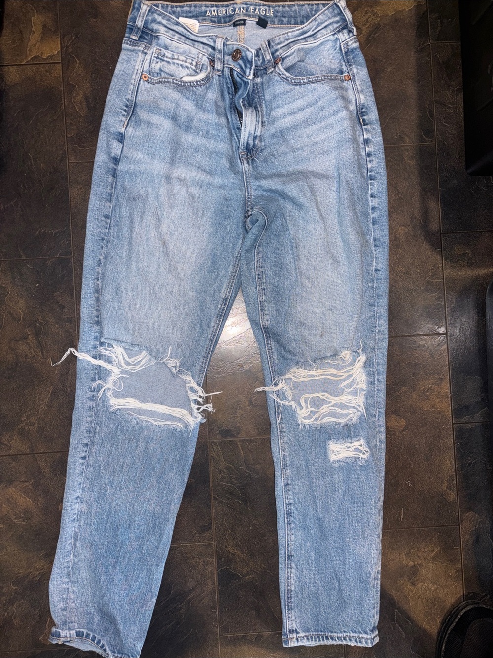 American Eagle Outfitters Light Wash Distressed Men’s Jeans